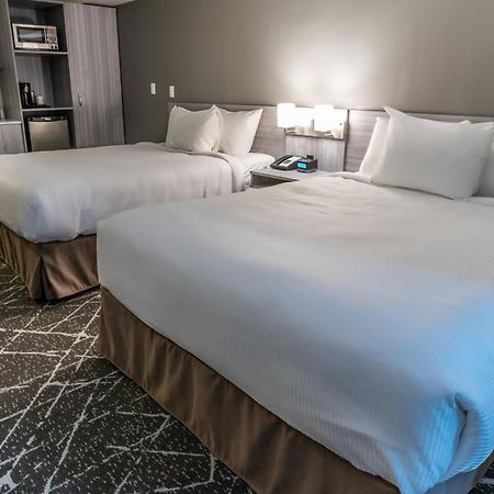 Microtel Inn & Suites By Wyndham Лойдминстер Екстериор снимка